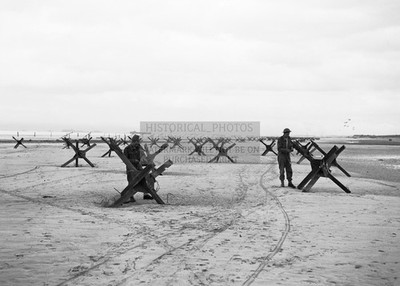 NORMANDY LANDINGS ROYAL NAVY COMMANDOS 1944 5X7 PHOTO