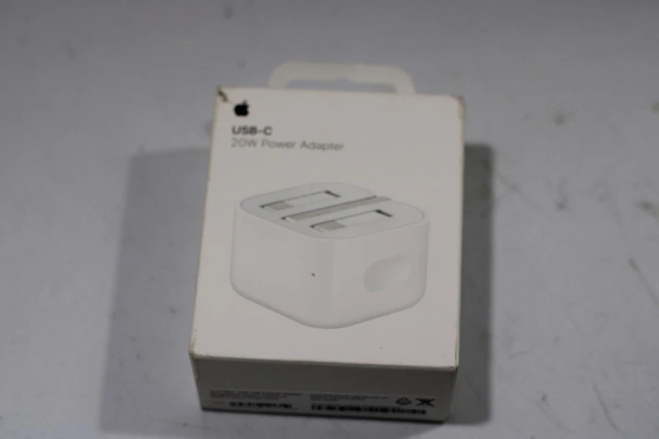 Apple MUVT3B/A 24pin USB-C 20W Power Adapter Smartphone Smart Watch Tablet White - Image 4 of 4