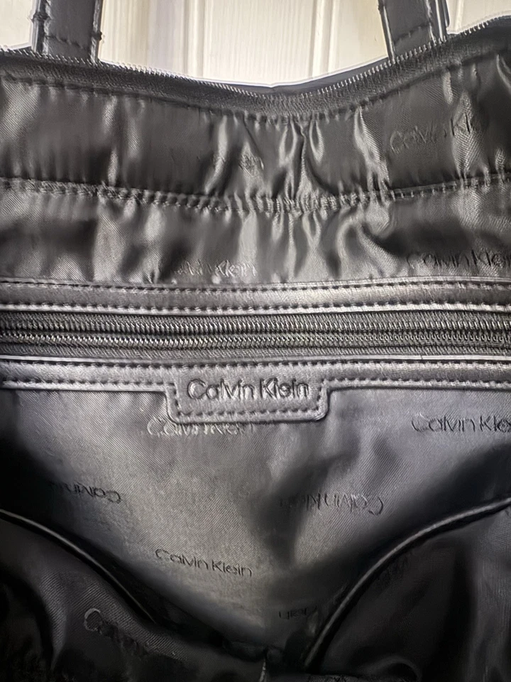 Bolsa tote feminina Calvin Klein - Imagem 3 de 3
