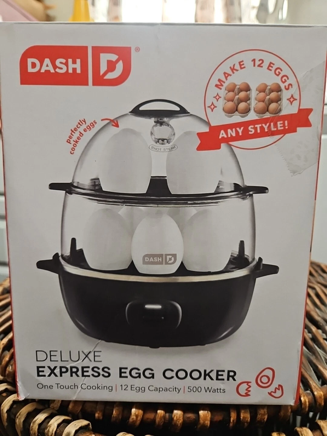 DASH Deluxe Electric Egg Cooker with 12 Egg Capacity in Black