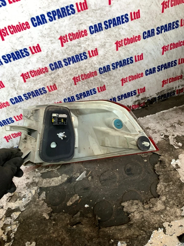 Peugeot 508 SW Estate 2012 PASSENGER SIDE LEFT outer tail light lamp - image 4 of 4