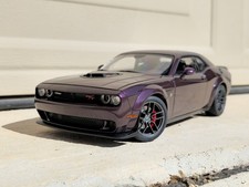 1/18 AUTOart 2022 Dodge Challenger R/T Scat Pack Widebody Hellraisin Car 71771