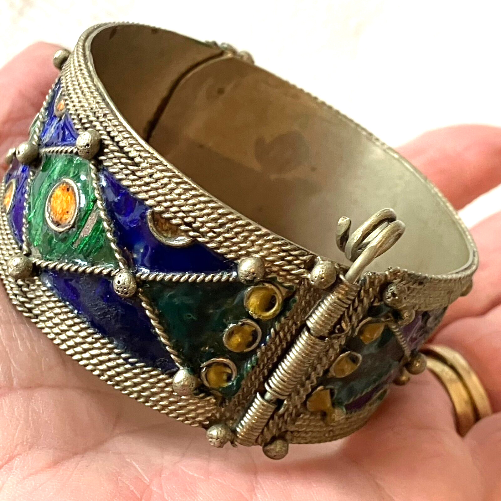 Moroccan Berber silver hinged bangle handmade met… - image 1