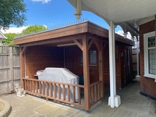 Ex cond V Large  wood Summerhouse / Outdoor Kitchen / Shed With Veranda 4 HotTub