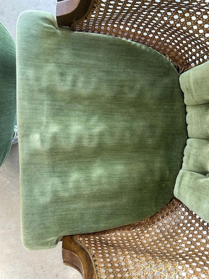 Винтажное кресло середины века с тростниковой спинкой и зеленой бархатной обивкой 1960-е - Изображение 3 из 4