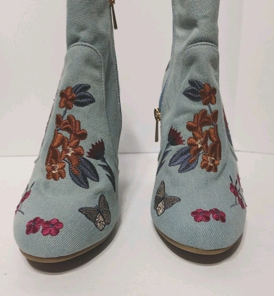 Botas bordadas de bambu Namaste denim flor/borboleta pele sintética forrada tamanho 7 - Imagem 4 de 4