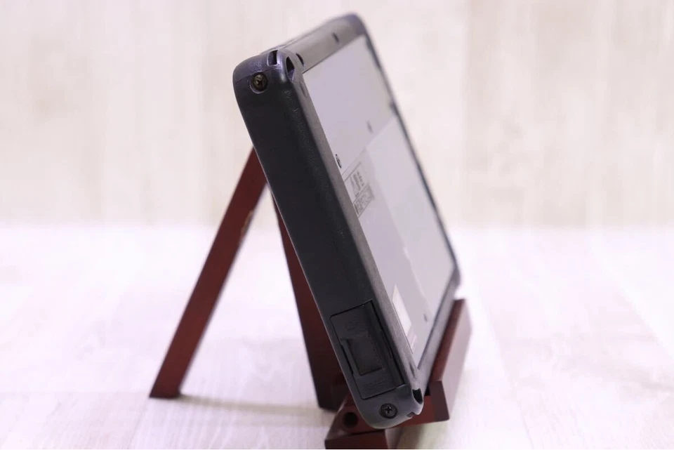 Panasonic TOUGHPAD FZ-M1 Core m5-6Y57 testato usato - Immagine 2 di 4