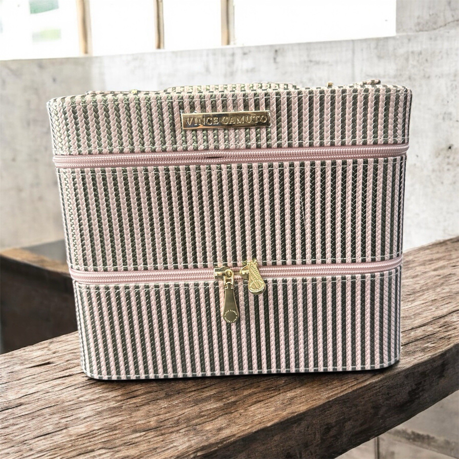 Vince Camuto Vanity Case Lavender Pink Large Functional Travel Makeup Bag Organi