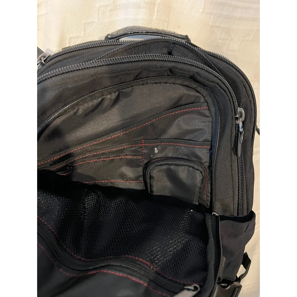 Mochila acolchada negra para computadora Dell Foto 4 de 4