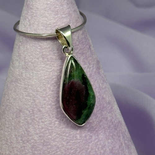 925 Silver Ruby in Zoisite crystal pendant 4.8g SN55136 - Picture 2 of 4