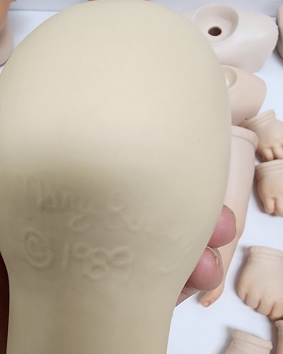 Vintage Lot of Bisque Doll Parts Doll Heads Eye Balls Arms Legs Hands Full Dolls - Picture 10 of 24