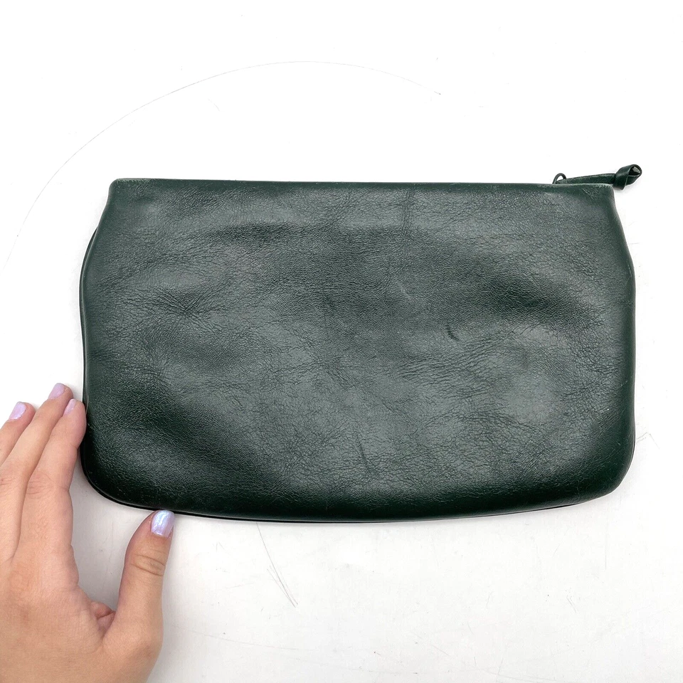 Usado en Excelente Condición Bolso sin asas de cuero genuino verde helecho oscuro CC Courtenay Italia Foto 2 de 4