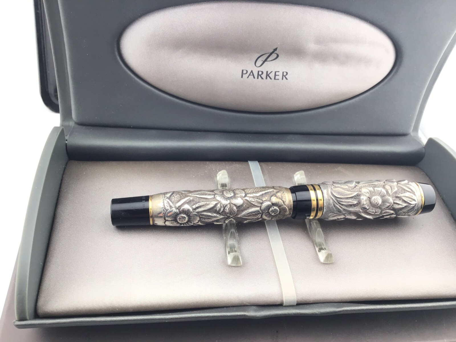 Parker Duofold Centennial KULLOCK STERLING SILVER Fountain Pen 18K B