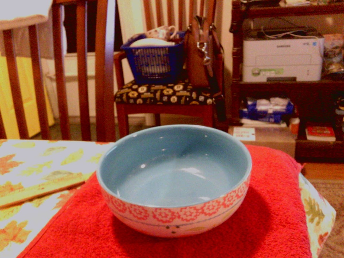Temptations By Tara Old World Blue Soup Cereal Bowl 6.5