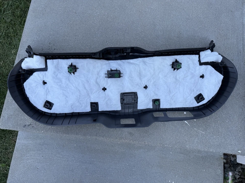 Mazda 3 2019-2024 puerta trasera puerta levadiza puerta trasera panel inferior cubierta moldura OEM Foto 3 de 3