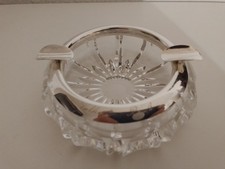 Aschenbecher, 925er Sterlingsilber, Echtheitsstempel, dickes facettiertes Glas.