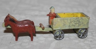 Erzgebirge Spielzeug kleine alte Holz Kutsche / Pferdegespann (1)