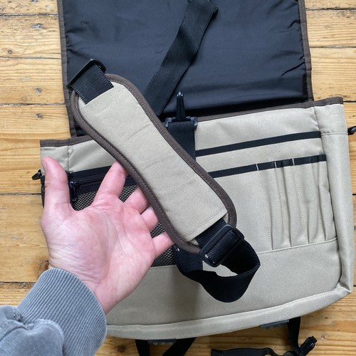 Bolso Bandolera Mensajero Quiksilver Surf Skate Vintage Beige y Negro Gráfico - Imagen 13 de 14