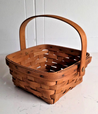 Longaberger Basket with Swinging Handle   1992 Square Basket   7 x 7 x 3.5''