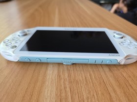 Sony PlayStation PS Vita PCH-2000 Light Blue with charger US SELLER
