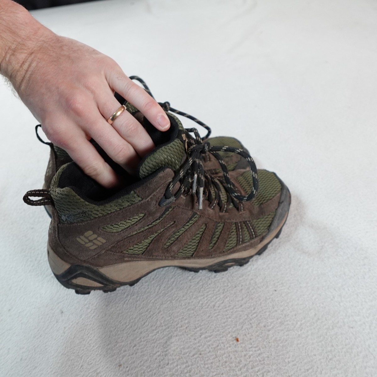 Columbia Men\'s Charter Oak Mid Waterproof hiking shoes. Lost Columbia shoes size 10 at Red Creek Campground main image 4