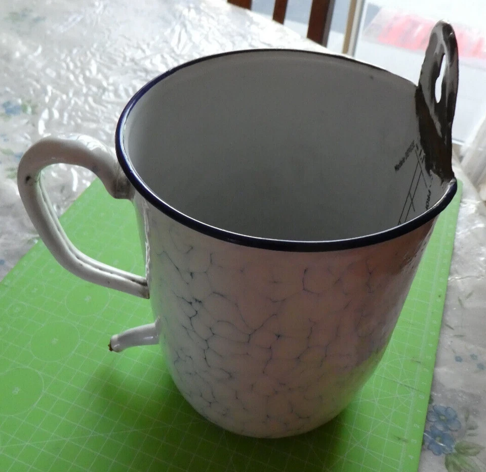 ANCIEN POT A LAVEMENT HOPITAUX DE PARIS 2 LITRES MOUCHETE LISERE BLEU VOIR PHOTO - Photo 2/4