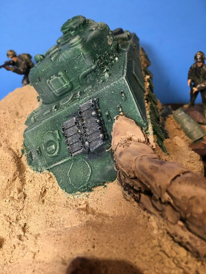 Sherman USMC M-4 Tank Diorama with Six 1/32 Pacific Theater  U.S. Marines WWII  - Image 4 of 4