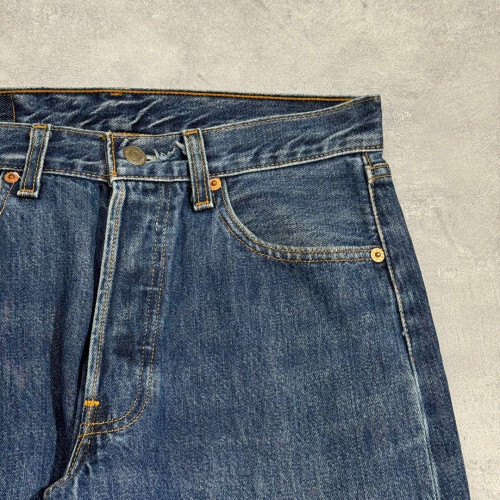 90s USA made Levis 501 W29 L32 Button back 524 DM636 limited