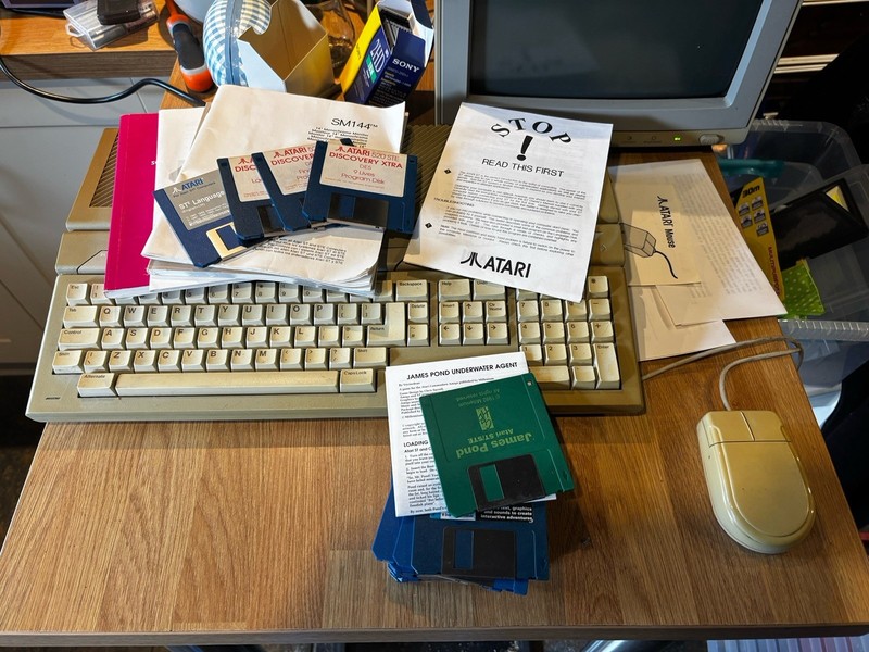 Atari 520 Ste Vintage Computer And Monitor, Yellowed But Memory Upgraded To 2MB