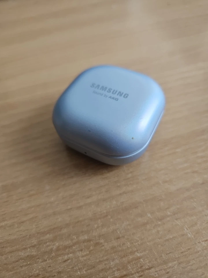 Genuine Samsung Galaxy Buds Pro SM-R190 Charging Case Silver - Image 2 of 4