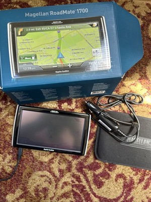 Magellan RoadMate 1700 GPS Navigator Car 7  Touchscreen Bundle with BOX