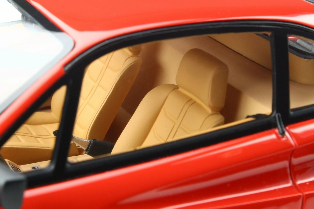 未開封 GT SPIRIT製　1/18 フェラーリ 308 GTBi レッド GT Spirit 1993 Ferrari F348 GTB Rosso Corsa Red GT331 1:18