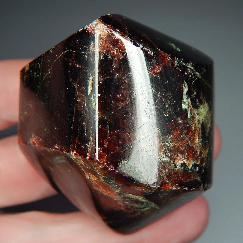 ENORME 447ct Piedra Preciosa Granate Rojo Natural Tierra Extraída Sin Calentar Cristal Pulido Foto 4 de 4