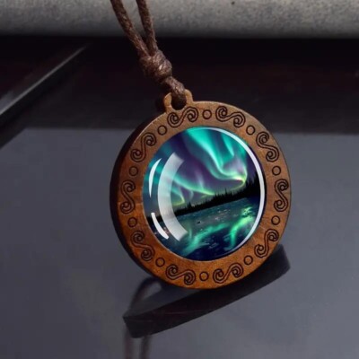 Northern lights ペンダント　未使用 Northern lights ペンダント 未使用 Aurora Northern Light Glass Wood