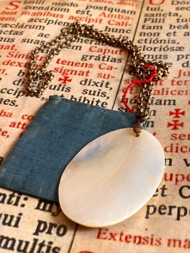 RARE RELIC mother pearl Our Lady of Vladimir : stunning hand painted with chain - Picture 8 of 10
