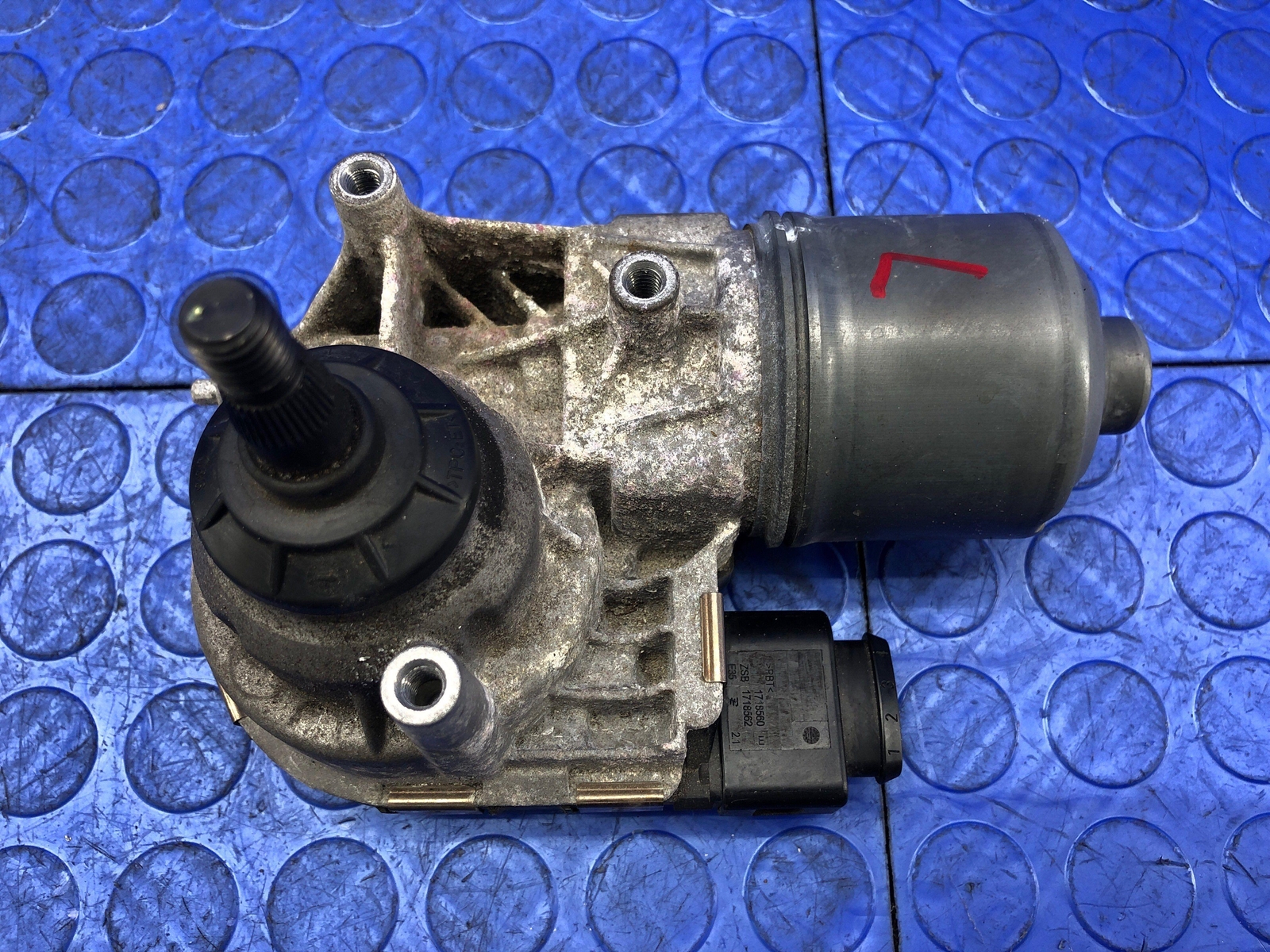 2014 2015 2016 2017 2018 2019 BMW I8 OEM FRONT LEFT WINDSHIELD WIPER MOTOR