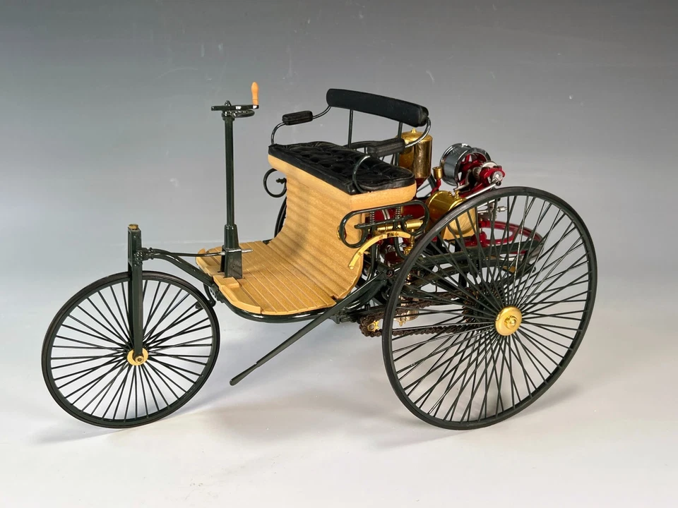 Franklin Mint The First Automobile 1886 Benz Patent Motorwagen 1:8 Diecast Car - Image 3 of 4