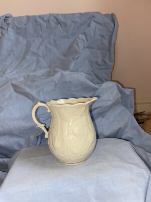 Belleek Ireland kleines Milchkännchen in creme mit Goldrand am Boden