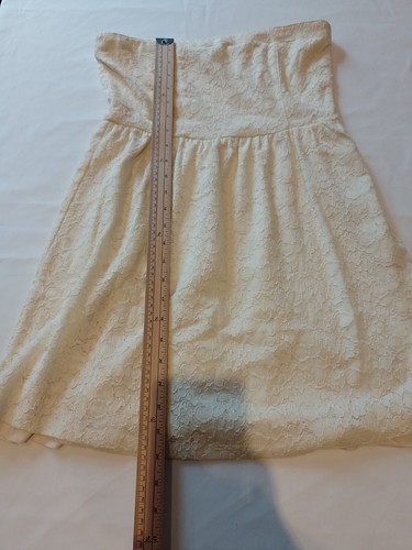 Ladies top Forever21 Size M No Sleeve Short Lace Cream 16189 - Picture 9 of 16