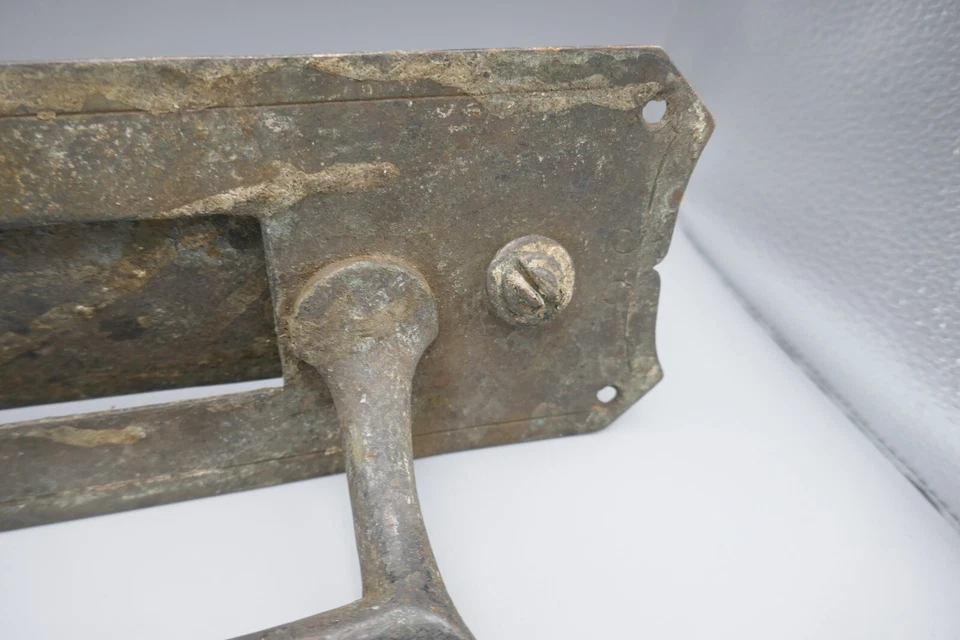 Caixa de correio antiga bronze V.Grande + puxador de porta chateau francês parafusos originais - Imagem 4 de 4