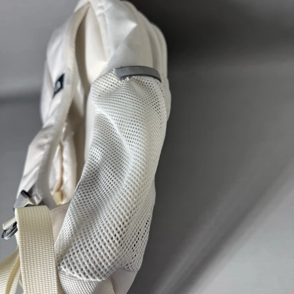 Mochila clássica The North Face Jester Luxe branca metálica ouro rosa - Imagem 4 de 4