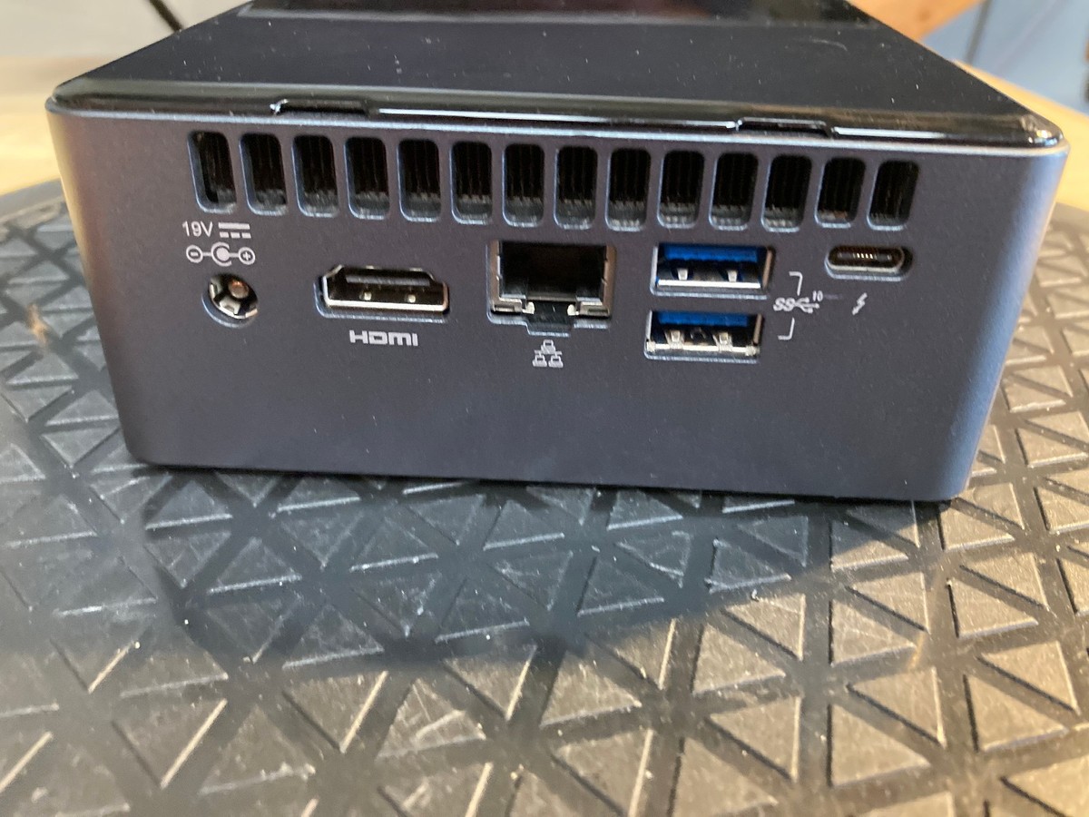 Intel NUC 8 NUC8i7BEH BOXNUC8i7BEH1 i7-8559U 2.7Ghz 12GB