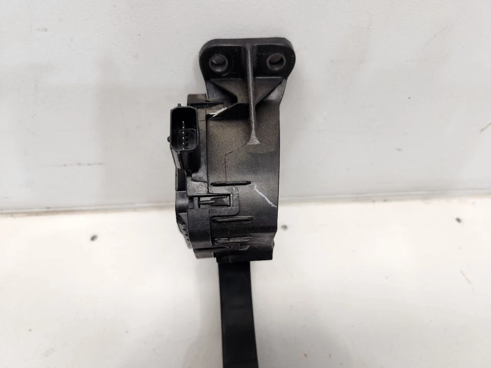 Ford Taurus 2014 (3,7 L/AT/paquete policial) pedal acelerador DBW/conducción por cable Foto 2 de 4