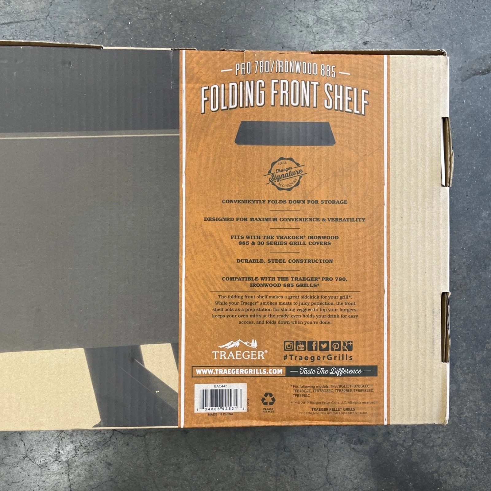 Traeger Pro 780 / Ironwood 885 Folding Front Shelf Accessory