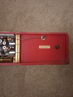 Vintage Roberts Transistor Radio Model R200 – Red Leatherette