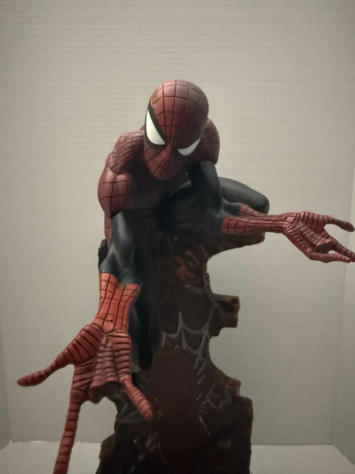 Sideshow Collectibles: Estatua de Spider-Man (Colección J. Scott Campbell) Foto 4 de 4