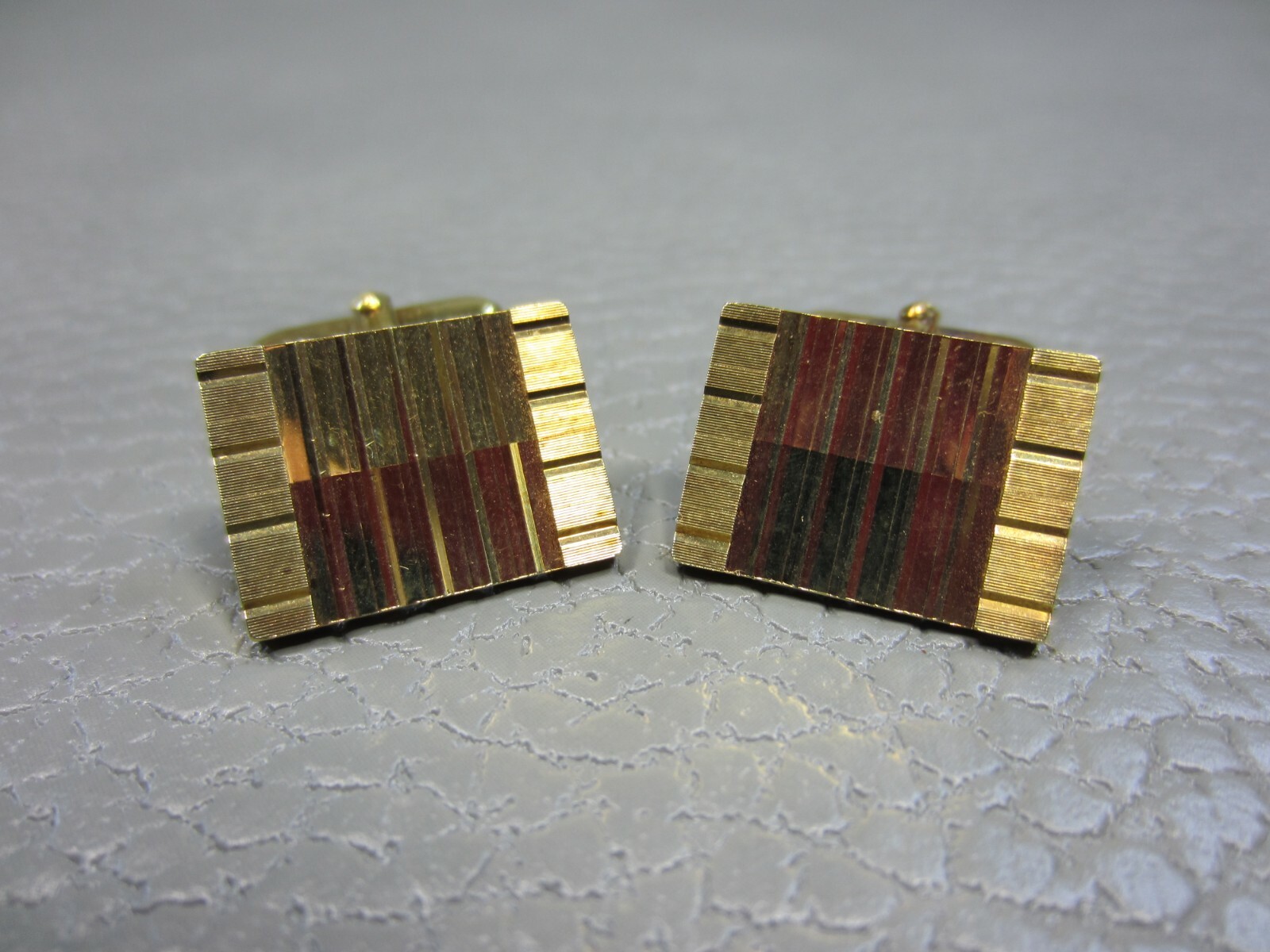 Contemporary Laser Cut Linear Geometric Yellow Go… - image 2