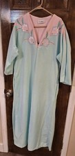 VINTAGE APOSTROPHE WOMANS SOFT Mint APPLIQUE FULL LENGHT HOUSECOAT BATHROBE M