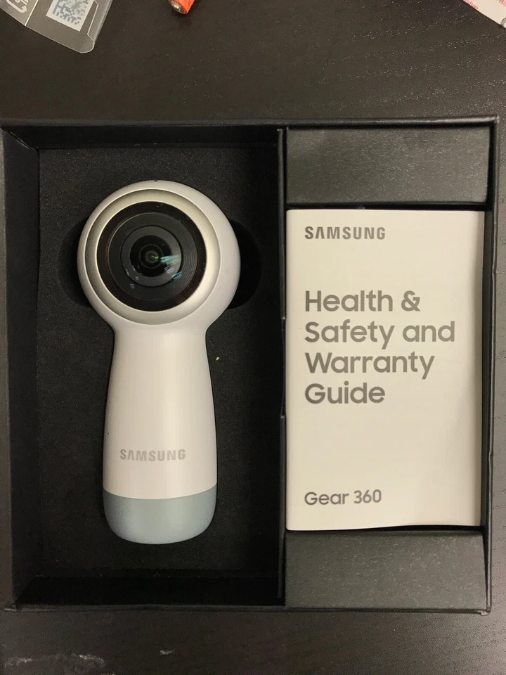 SAMSUNG Gear 360 2017 Edition Real 360 Degree 4K VR Camera - White - Image 3 of 3