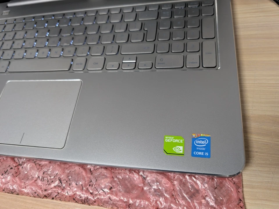 Dell Inspiron 15 7000 7537 - i5-4210U - 4GB Ram - GeForce GT 750M - No Storage - Image 3 of 4